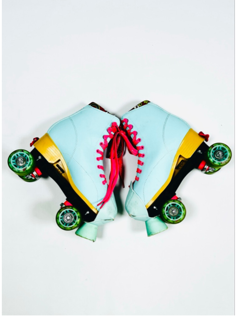 Girls Roller Derby Pixie Blue Pink Roller Skates Size 3-6 Turquoise Blue